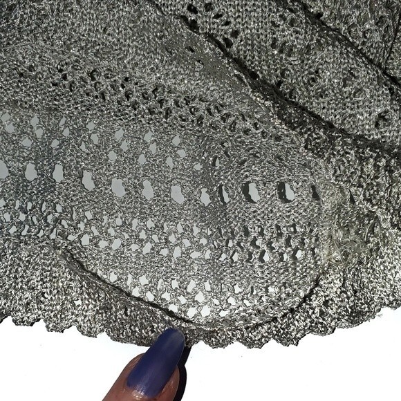 Vintage St. John Griffith Gray Silver Metallic Knit Crochet Top size 6 - Picture 6 of 7